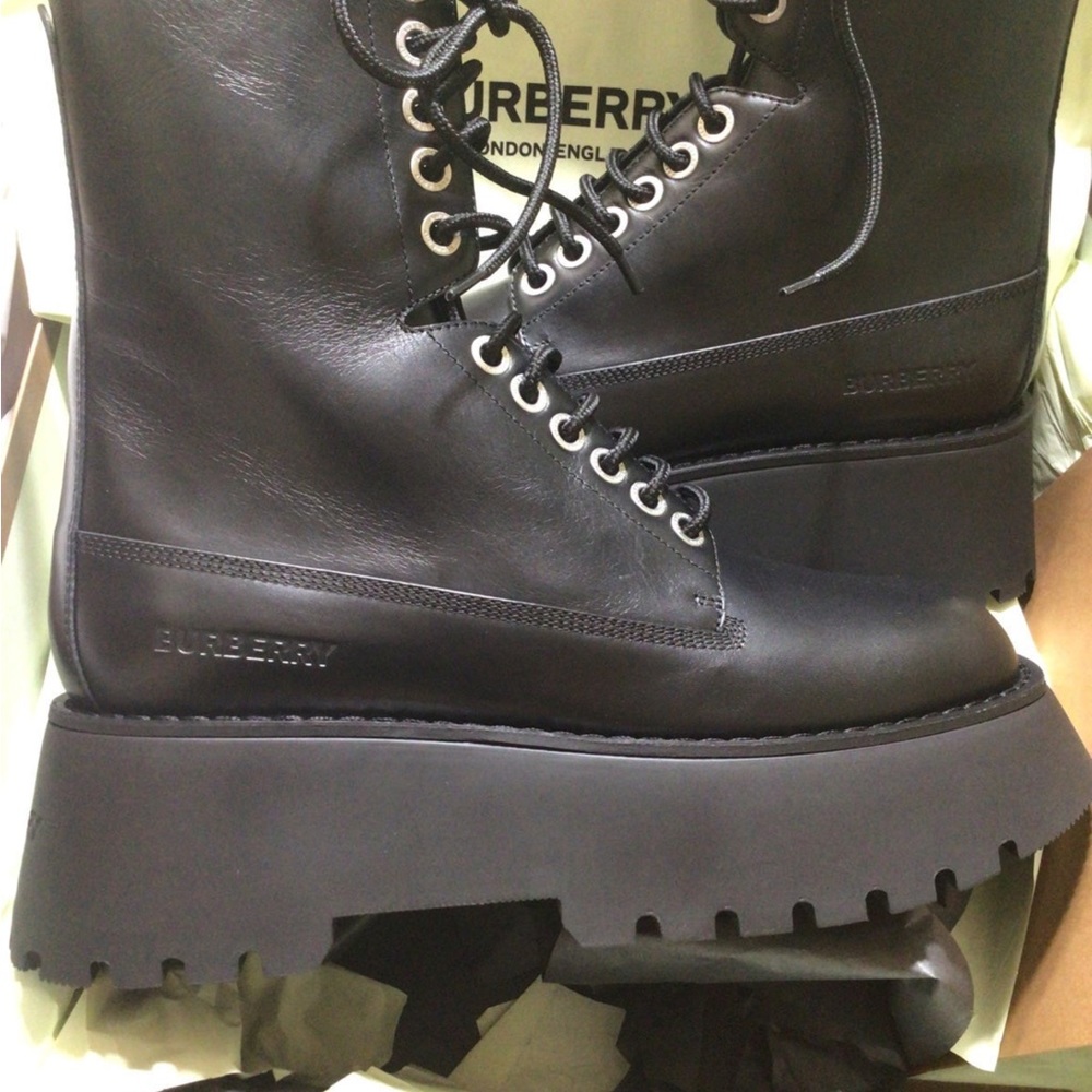 Burberry Platform Combat Boots, 41 Women, Full Set Inclusions - Picture 5 of 12